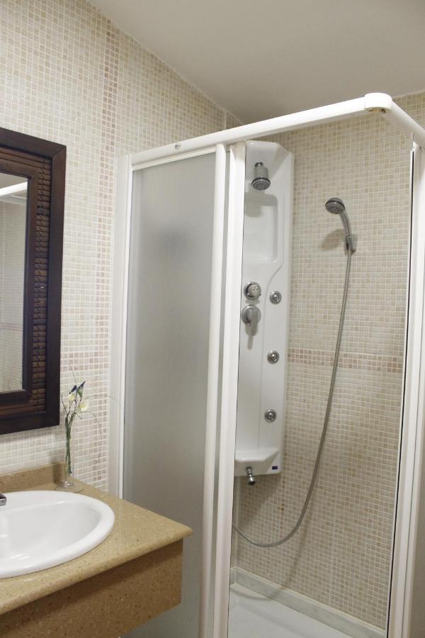 Hostal Restaurante Bustos Villarrubio Dış mekan fotoğraf