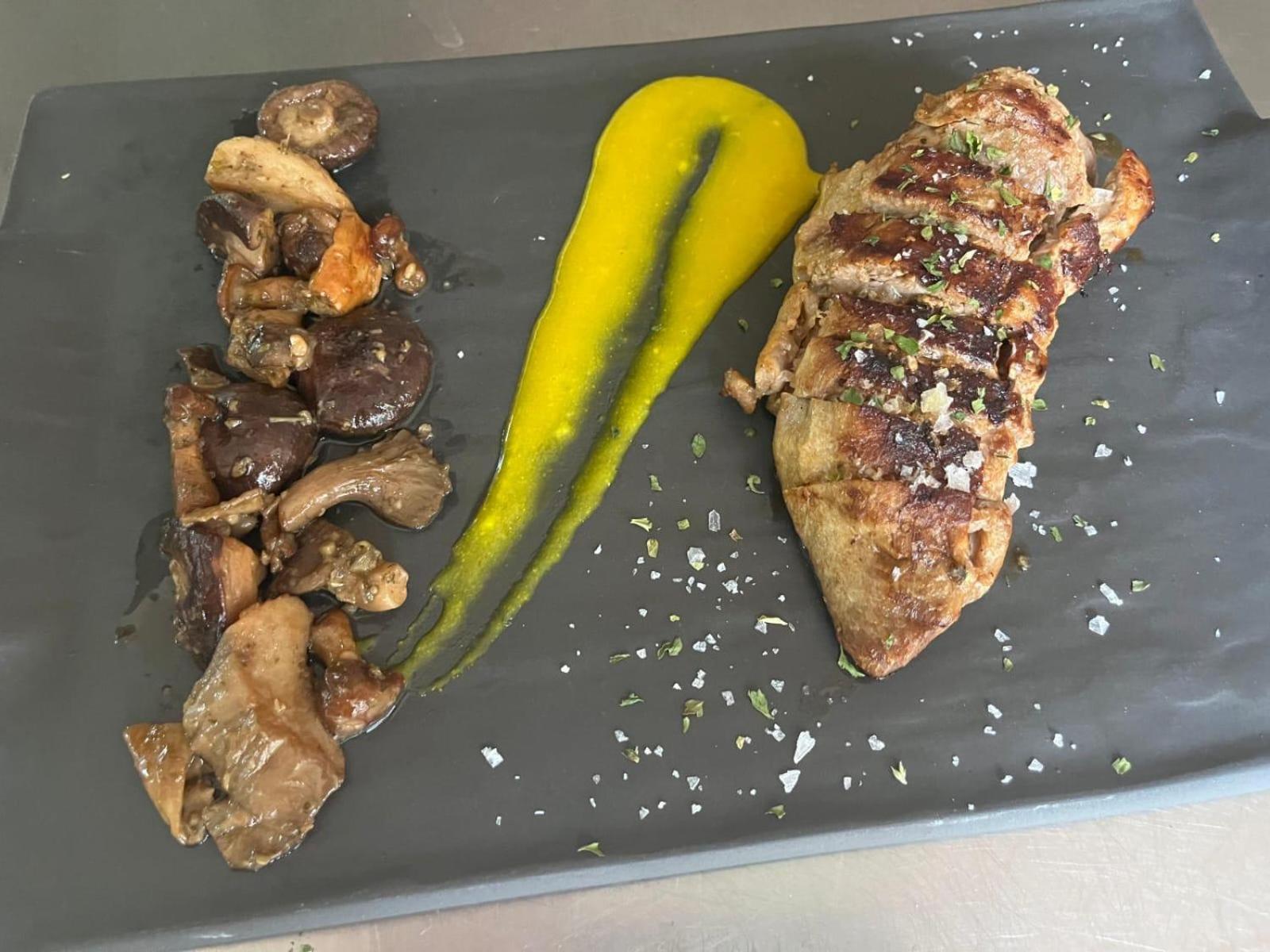 Hostal Restaurante Bustos Villarrubio Dış mekan fotoğraf