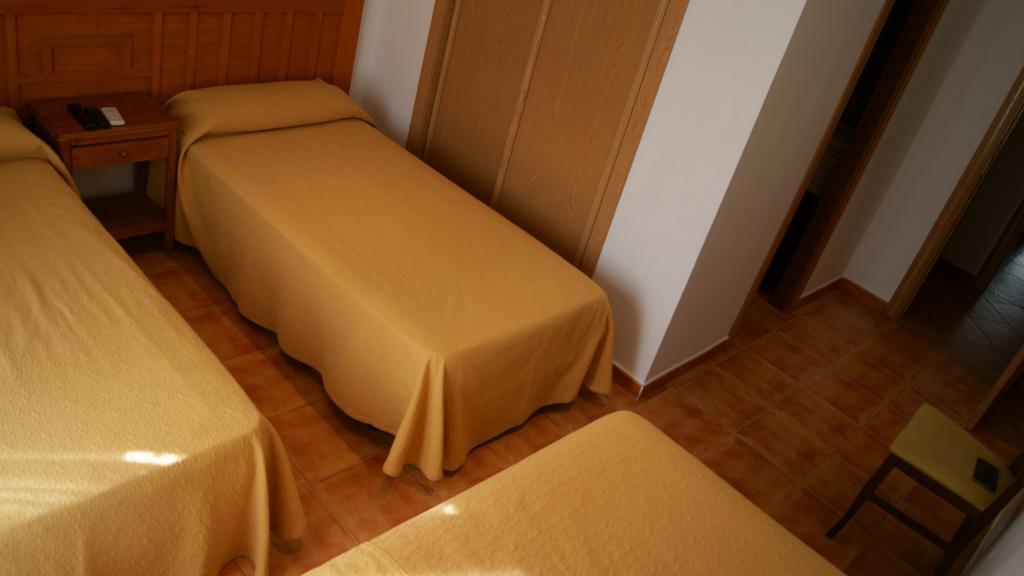 Hostal Restaurante Bustos Villarrubio Dış mekan fotoğraf